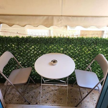 Viva La Frida Boho Apartment In Central Атина Екстериор снимка