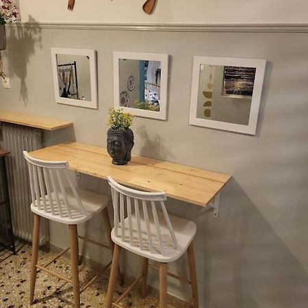 Viva La Frida Boho Apartment In Central Атина Екстериор снимка