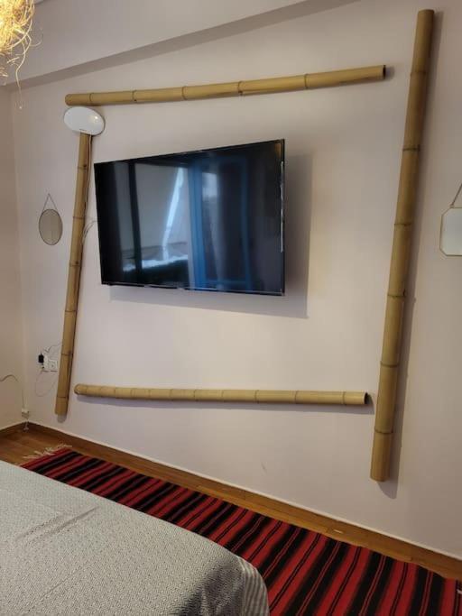Viva La Frida Boho Apartment In Central Атина Екстериор снимка