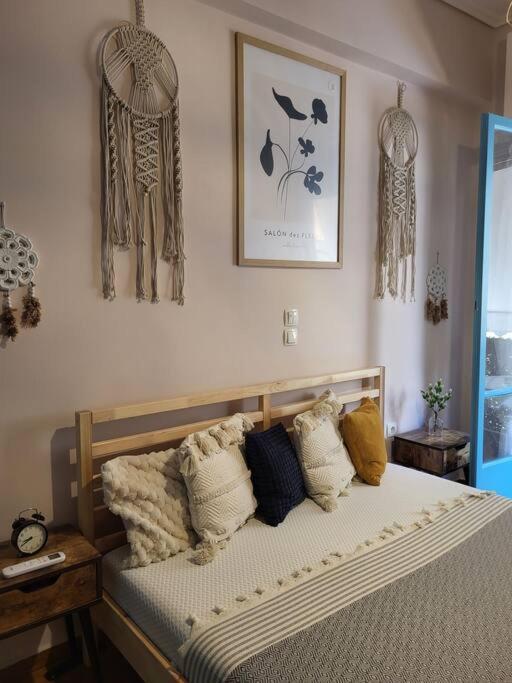 Viva La Frida Boho Apartment In Central Атина Екстериор снимка