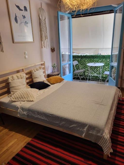 Viva La Frida Boho Apartment In Central Атина Екстериор снимка